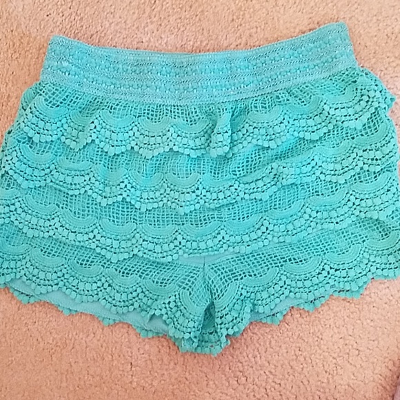 Shorts - Picture 3 of 3